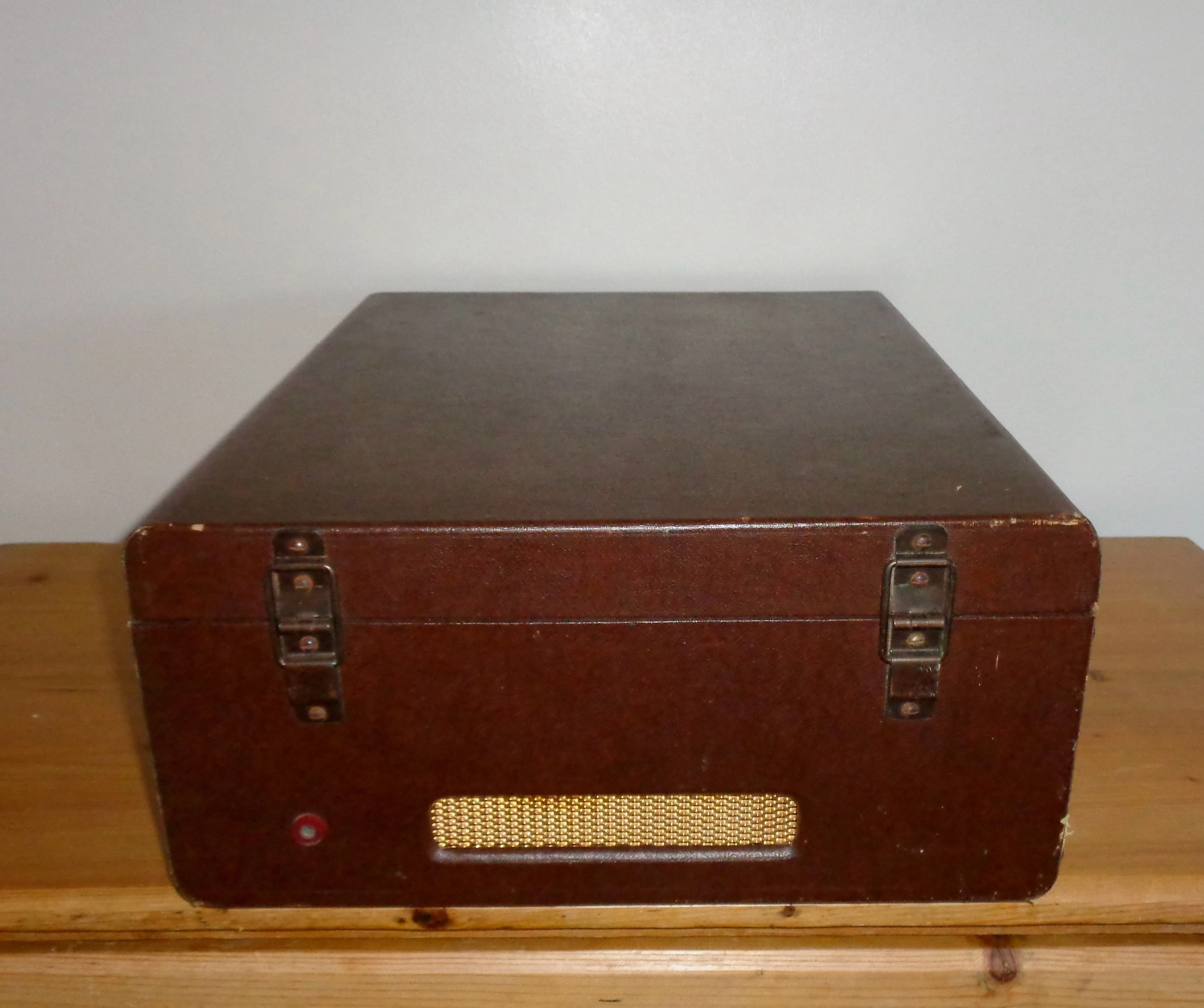 1952 Portable Decca Portrola Combined MW/LW Radio And Record Player