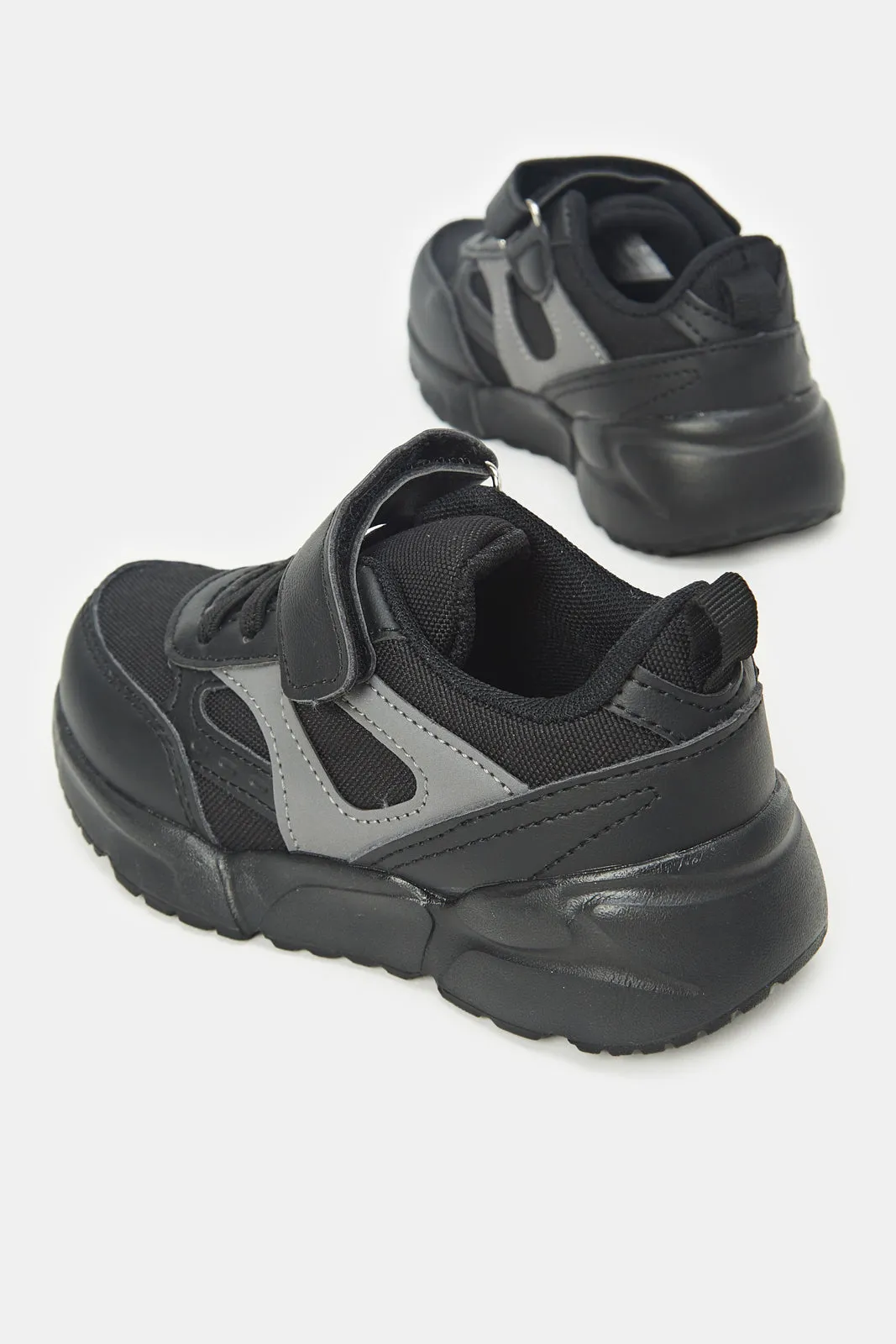 Boys Triple Black Chunky Sneaker