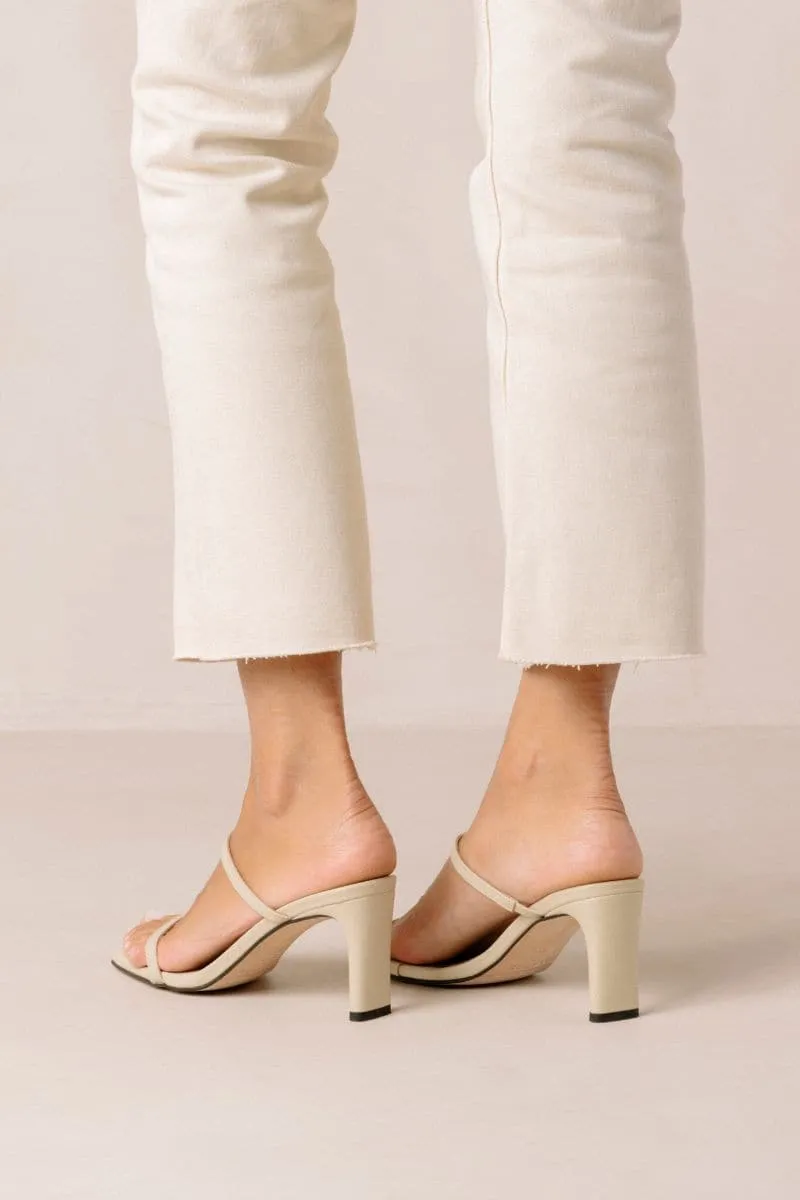 CANNES BEIGE MULES