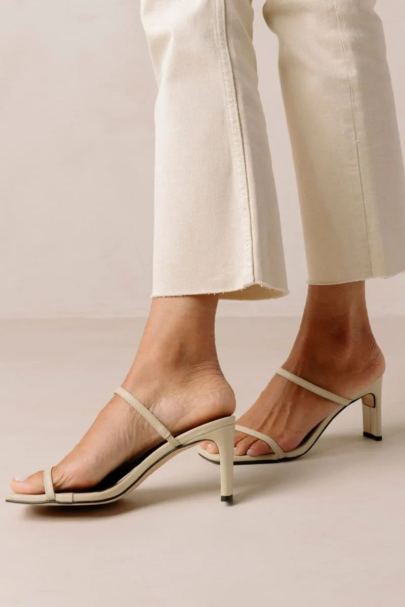 CANNES BEIGE MULES