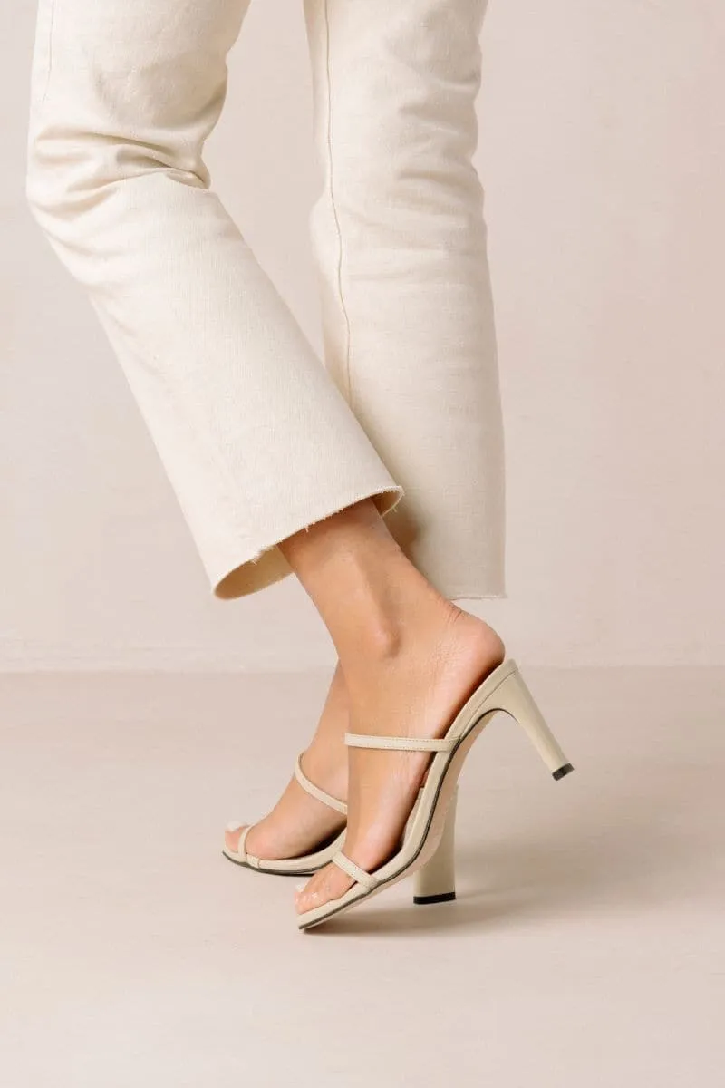 CANNES BEIGE MULES