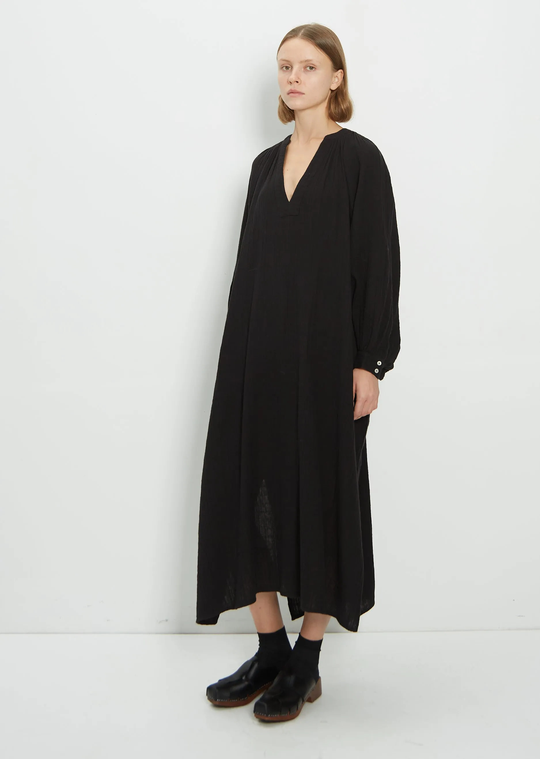 Jhula Long-Sleeve Maxi Dress — Black