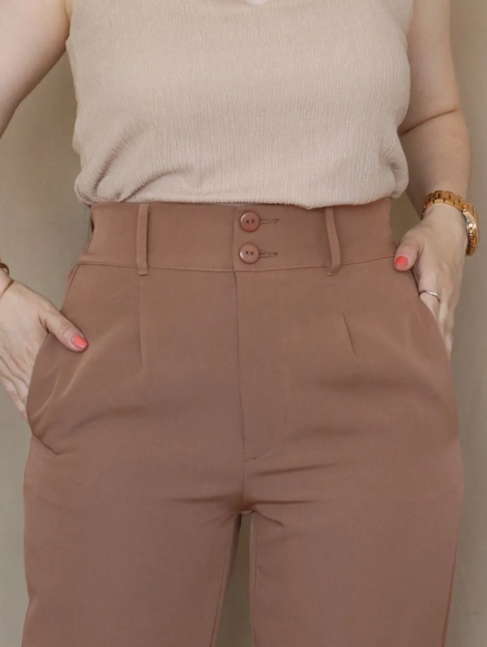 PANTALÓN SLOUCHY CON CORREA FORRADA