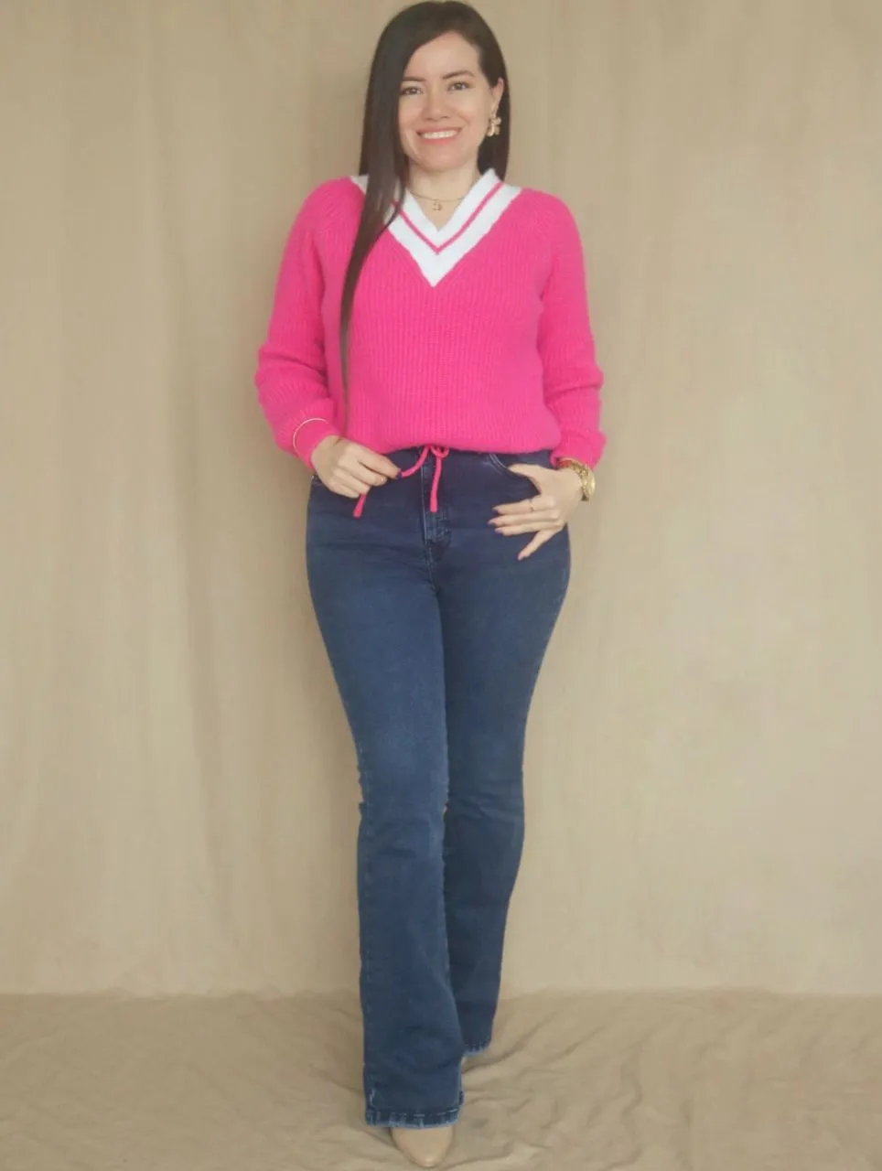 SWEATER CUELLO V CON REGULADOR