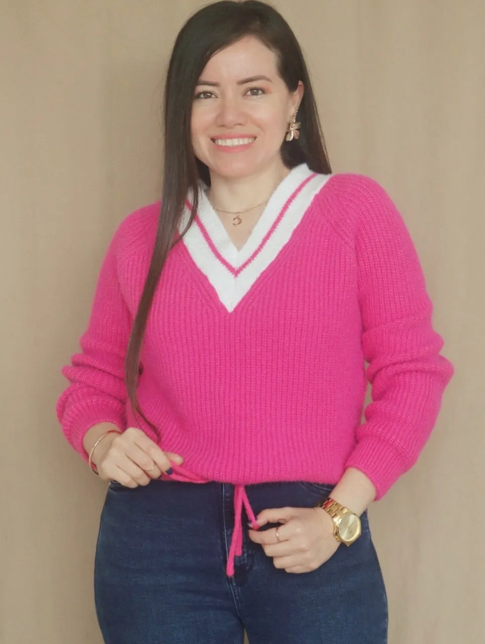 SWEATER CUELLO V CON REGULADOR