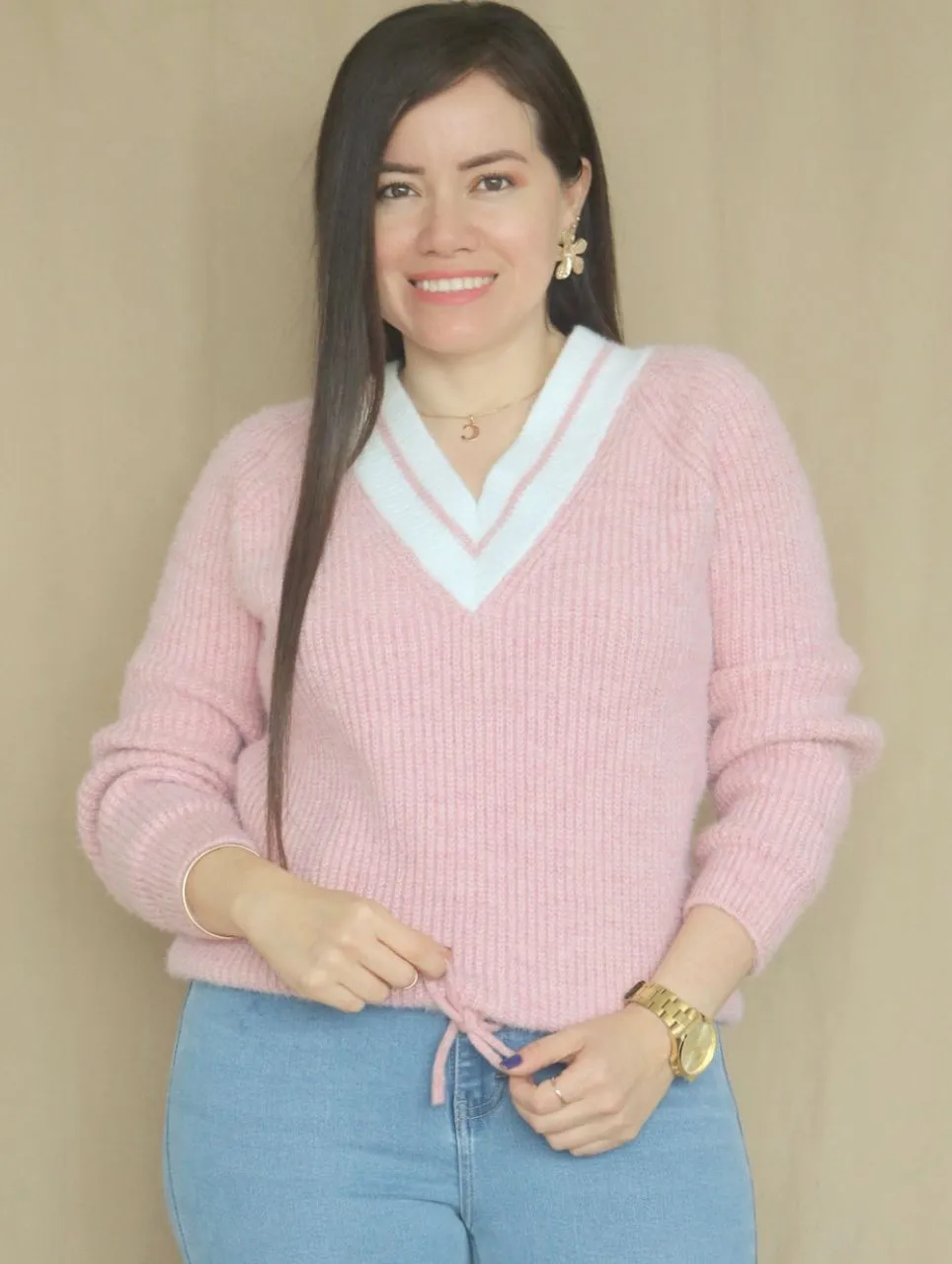 SWEATER CUELLO V CON REGULADOR